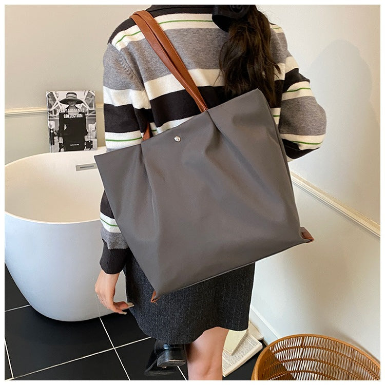 Pufflora กระเป๋าสะพายข้าง รุ่น Cozy Tote กระเป๋าโท้ท กระเป๋าถือ วัสดุกันน้ำ ความจุเยอะ น้ำหนักเบา ช่องซิปปิดมิดชิด สไตล์เกาหลี