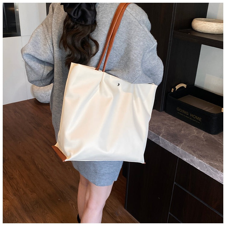 Pufflora กระเป๋าสะพายข้าง รุ่น Cozy Tote กระเป๋าโท้ท กระเป๋าถือ วัสดุกันน้ำ ความจุเยอะ น้ำหนักเบา ช่องซิปปิดมิดชิด สไตล์เกาหลี